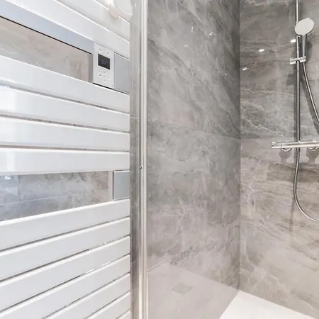 3 De Luxe 6 Personnes, Centre Ville, Clim, Ascenseur