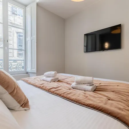 3 De Luxe 6 Personnes, Centre Ville, Clim, Ascenseur Appartamento