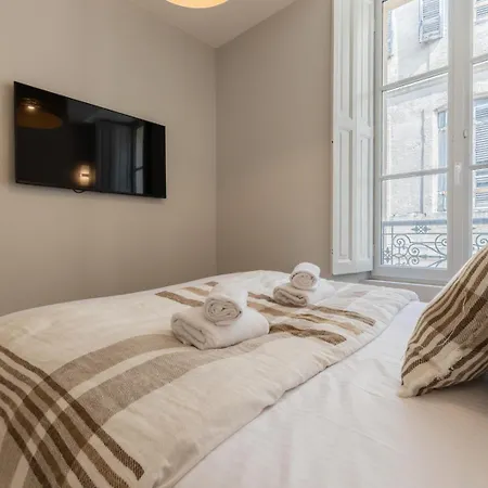 3 De Luxe 6 Personnes, Centre Ville, Clim, Ascenseur *