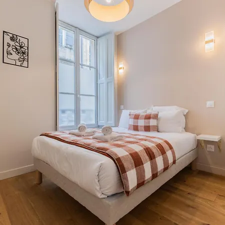 3 De Luxe 6 Personnes, Centre Ville, Clim, Ascenseur Appartamento *