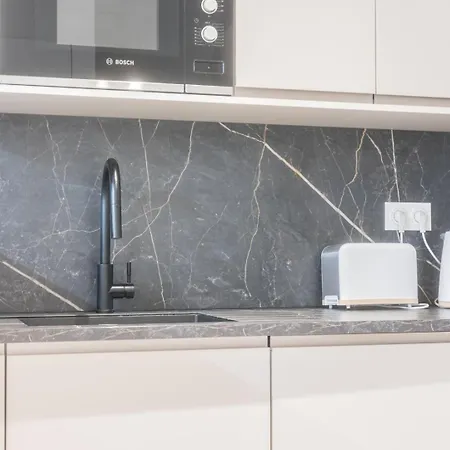 3 De Luxe 6 Personnes, Centre Ville, Clim, Ascenseur Appartamento *