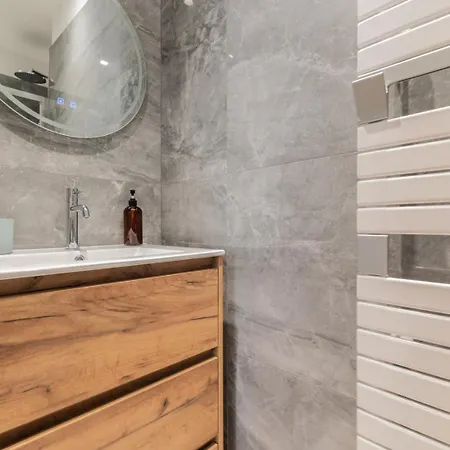 3 De Luxe 6 Personnes, Centre Ville, Clim, Ascenseur